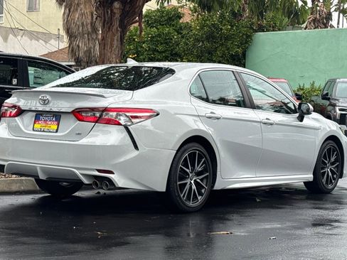Used 2023 Toyota Camry SE image 4