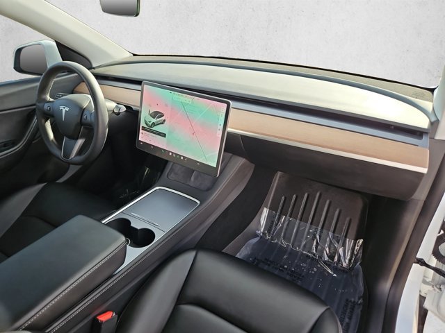 Used 2021 Tesla Model Y Long Range AWD/4WD image 25