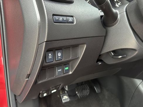 Used 2020 Nissan Rogue Sport S image 14