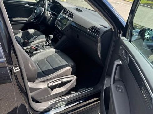 Used 2019 Volkswagen Tiguan SEL Premium AWD/4WD image 18