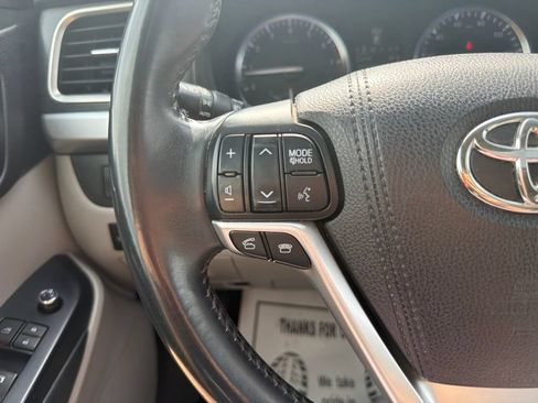 Used 2016 Toyota Highlander XLE AWD/4WD image 38