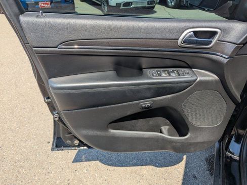 Used 2018 Jeep Grand Cherokee Limited w/ Luxury Group II AWD/4WD image 9