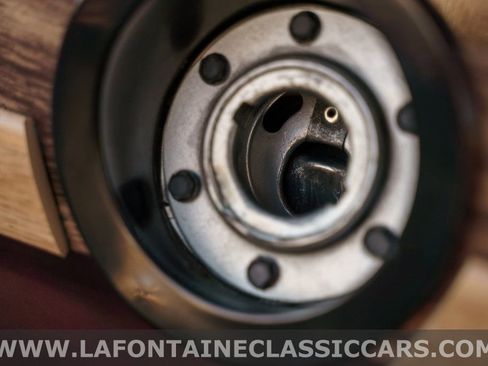 Used 1991 Jeep Grand Wagoneer image 30