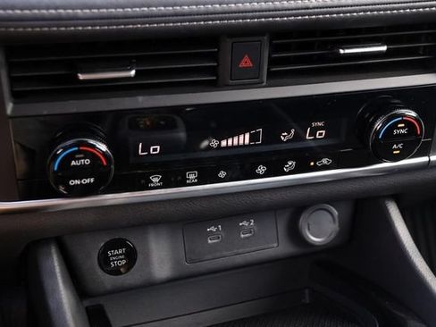 Certified 2026 Nissan Rogue SV FWD image 19