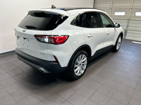 Used 2022 Ford Escape Titanium w/ Titanium Elite Package AWD/4WD image 3
