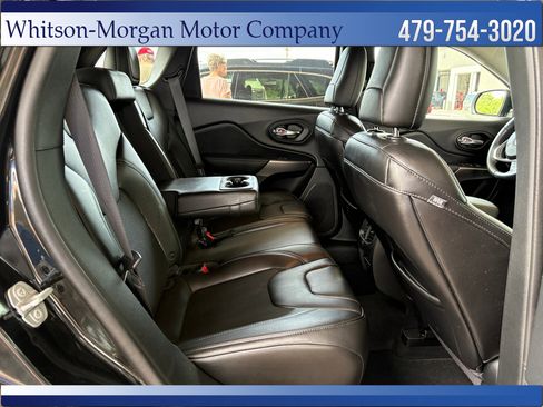 Used 2019 Jeep Cherokee Latitude Plus FWD image 31