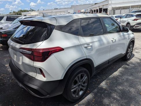 Used 2022 Kia Seltos LX AWD/4WD image 5