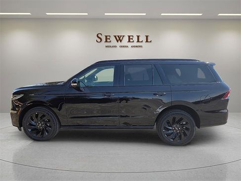 New 2025 Lincoln Navigator Reserve w/ Jet Appearance Package image 2