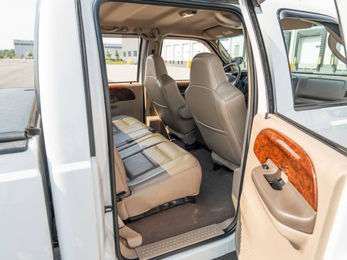 Used 2003 Ford F350 Lariat image 35