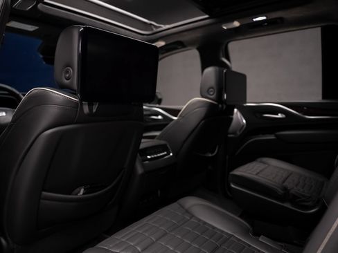 Used 2023 Cadillac Escalade Sport Platinum w/ LPO, ONYX Package AWD/4WD image 72