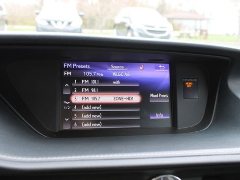 Used 2017 Lexus ES 350 w/ Luxury Package image 39