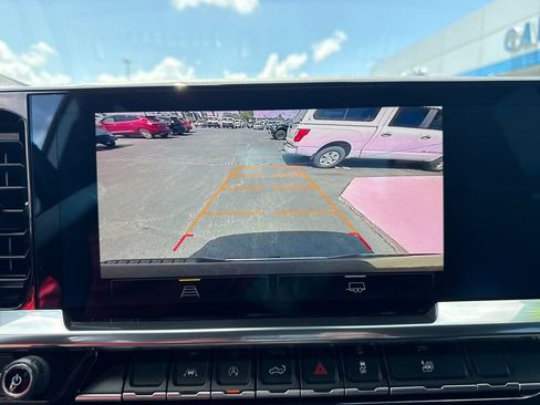 Used 2024 Chevrolet Silverado 1500 LT AWD/4WD image 24