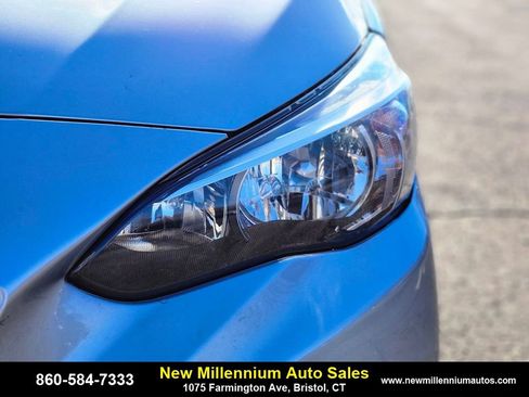 Used 2022 Subaru Impreza 2.0i Sport image 11