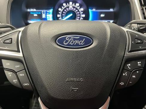 Used 2024 Ford Edge SEL w/ Convenience Package AWD/4WD image 16
