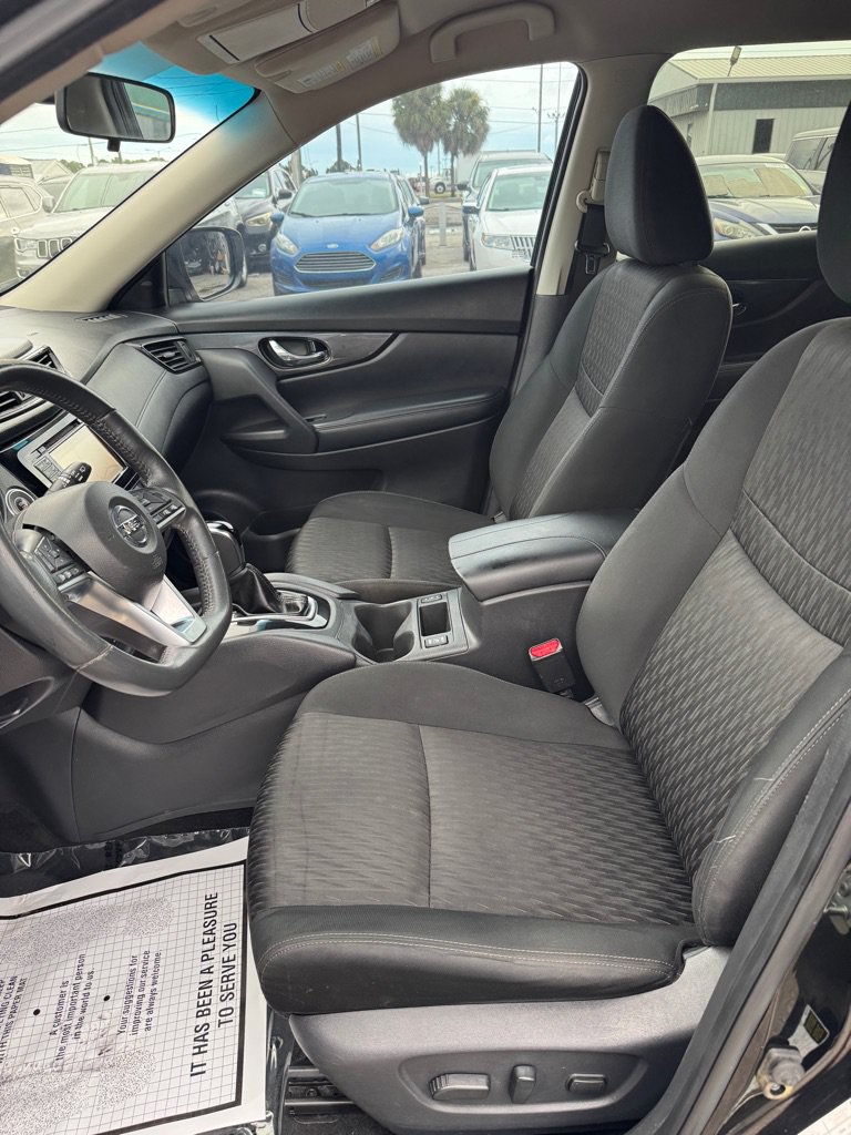 Used 2017 Nissan Rogue SV w/ SV Premium Package FWD image 7
