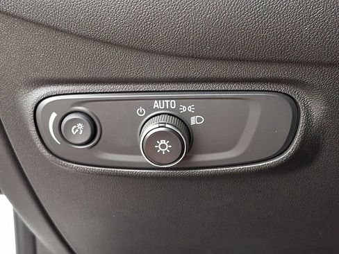 Used 2022 Chevrolet Equinox LT AWD/4WD image 25