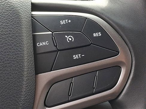 Used 2019 Jeep Cherokee Latitude Plus image 23