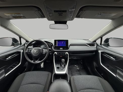 Used 2025 Toyota RAV4 XLE AWD/4WD image 5