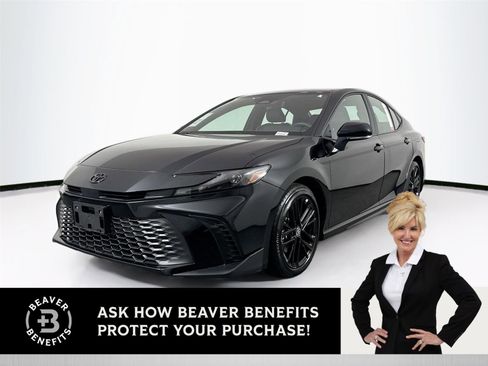 Certified 2025 Toyota Camry SE w/ Convenience Package image 1