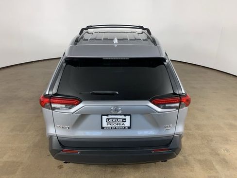 Used 2019 Toyota RAV4 XLE w/ Convenience Package image 11