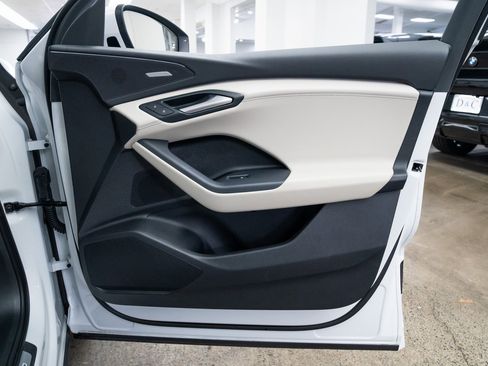 Used 2025 Audi Q6 e-tron Premium Plus image 23