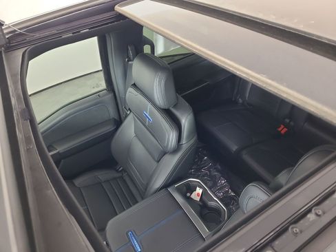 New 2026 Ford F350 Platinum image 9