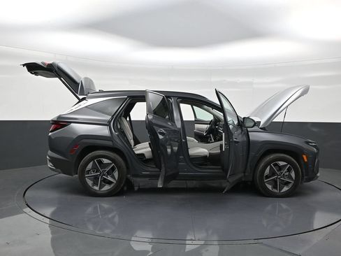 Used 2025 Hyundai Tucson SEL FWD image 29