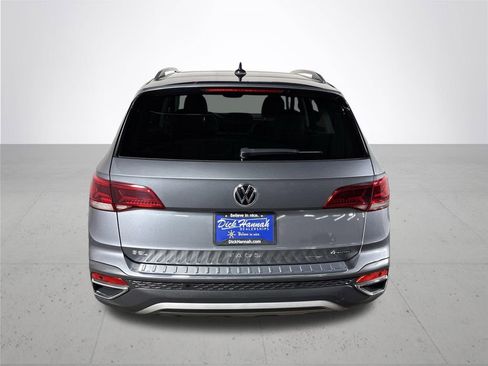 Used 2023 Volkswagen Taos SEL image 7