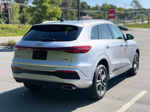 Used 2025 Audi Q5 Premium w/ Convenience Package AWD/4WD image 6