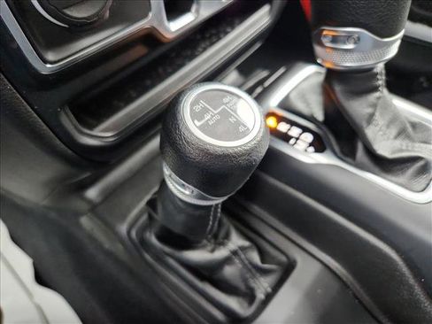 Used 2024 Jeep Wrangler Sport S image 18