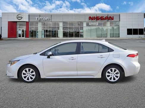 Used 2024 Toyota Corolla LE FWD image 7