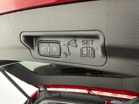 Used 2022 Ford Explorer XLT w/ Equipment Group 202A image 27