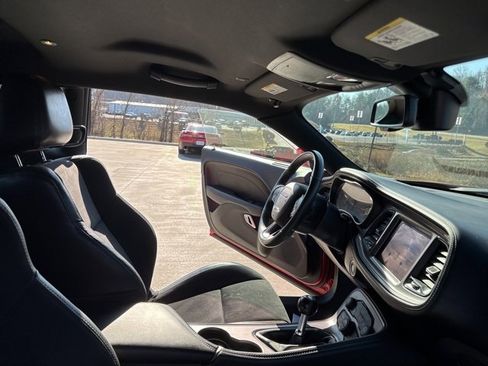 Used 2023 Dodge Challenger R/T w/ Plus Package image 35