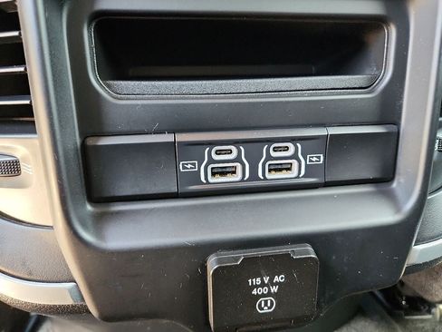 Used 2022 RAM 1500 Big Horn AWD/4WD image 11