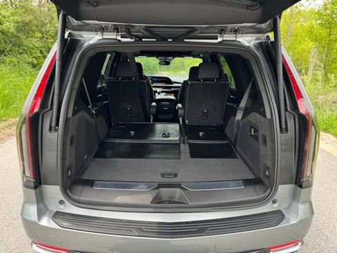 Used 2023 Cadillac Escalade Premium Luxury AWD/4WD image 7