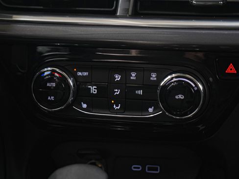 Used 2024 Chevrolet Trax ACTIV w/ Driver Confidence Package image 17