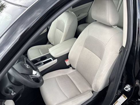 Used 2025 Nissan Altima 2.5 SV FWD image 22