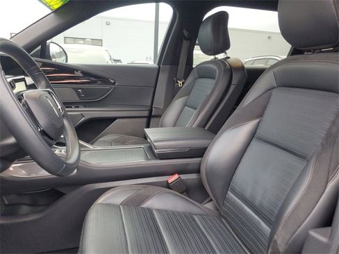 Certified 2024 Lincoln Nautilus Reserve w/ Jet Appearance Package (87T) image 16