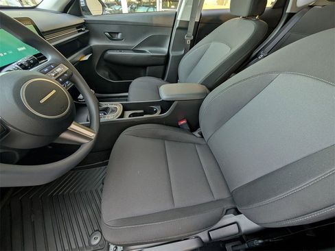 New 2026 Hyundai Kona SE image 11