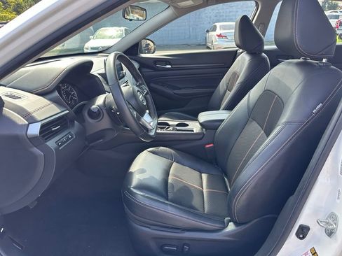 Used 2022 Nissan Altima 2.5 SR FWD image 11