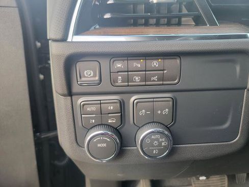 New 2026 Chevrolet Suburban High Country AWD/4WD image 30