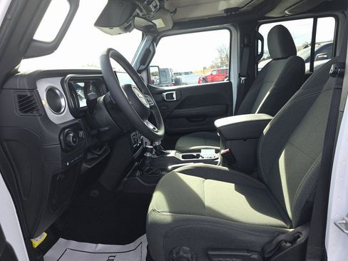 Certified 2025 Jeep Wrangler Sahara 4xe w/ Safety Group image 8