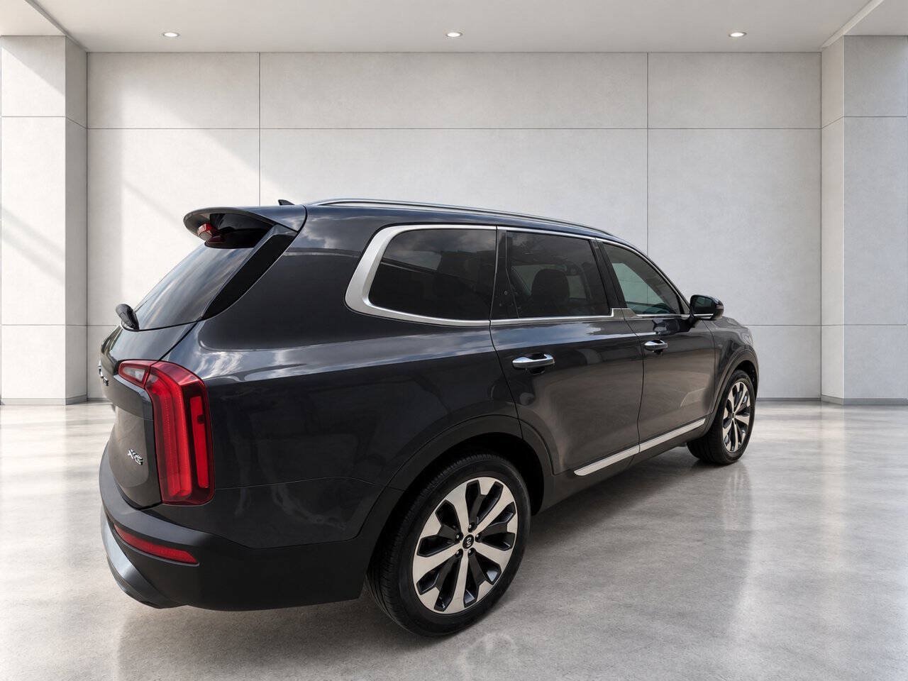 Used 2021 Kia Telluride S AWD/4WD image 3
