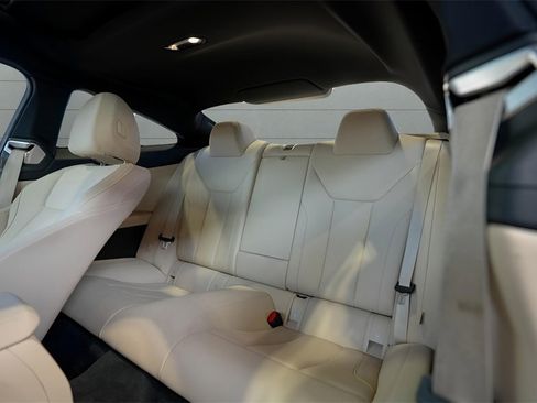 Used 2021 BMW 430i Coupe w/ Premium Package image 32