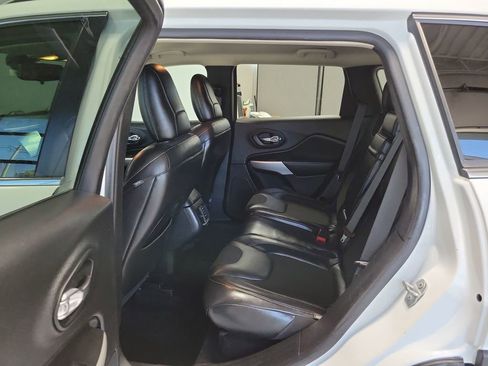 Used 2018 Jeep Cherokee Latitude Plus image 56