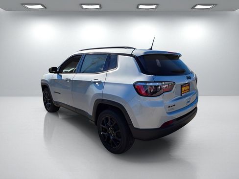 New 2026 Jeep Compass Latitude image 3