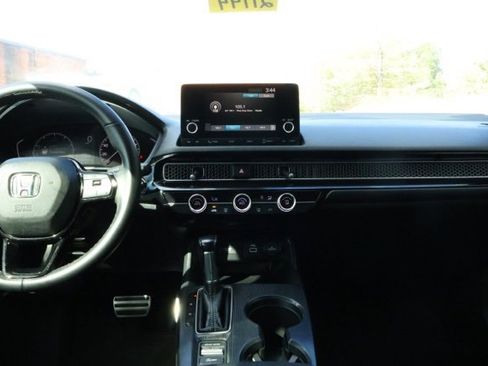 Used 2022 Honda Civic Sport image 5