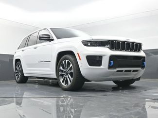 Used 2023 Jeep Grand Cherokee Overland w/ Rear Seat Video Group I AWD/4WD video 1