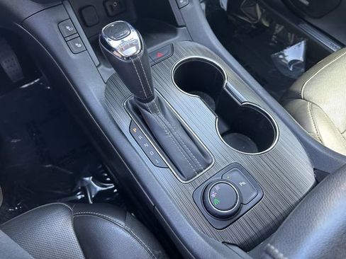 Used 2019 GMC Acadia SLT w/ Black Edition FWD image 16