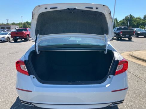 Used 2018 Honda Accord Sport image 18